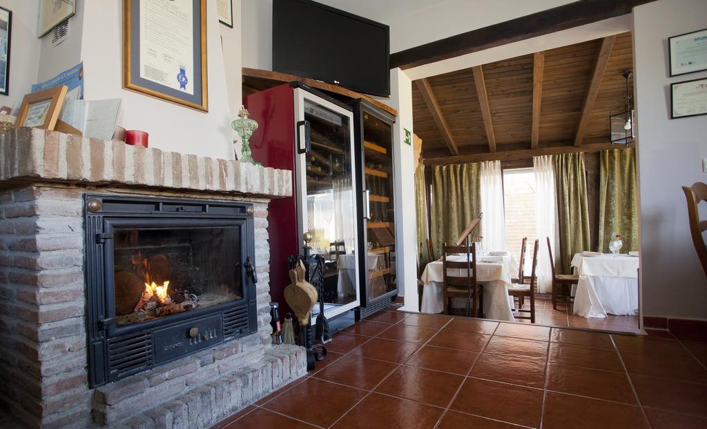 Hotel Rural El Yantar De Gredos San Martin del Pimpollar Luaran gambar